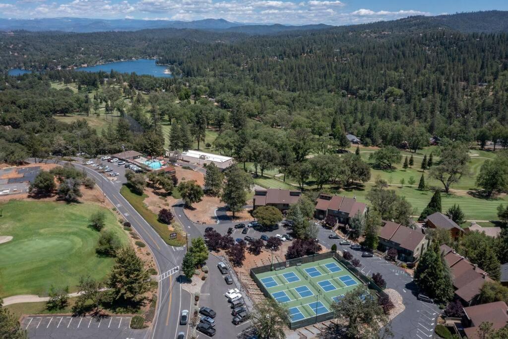 New Luxury Lake House In Pine Mountain Lake Close To Yosemite! Perfect For All Seasons! Great For Retreats, Getaways, Celebrations, And More! Groveland Exteriér fotografie