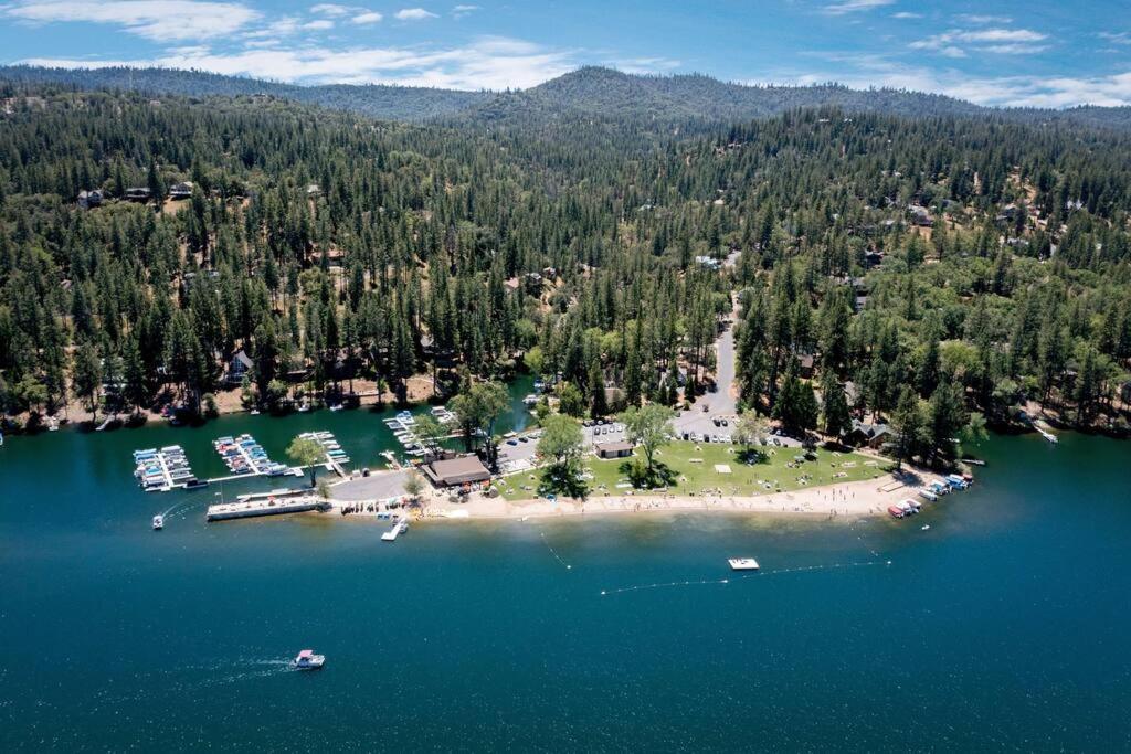 New Luxury Lake House In Pine Mountain Lake Close To Yosemite! Perfect For All Seasons! Great For Retreats, Getaways, Celebrations, And More! Groveland Exteriér fotografie