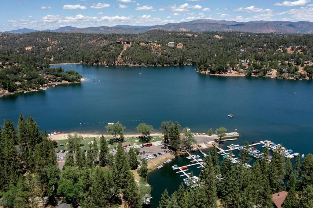 New Luxury Lake House In Pine Mountain Lake Close To Yosemite! Perfect For All Seasons! Great For Retreats, Getaways, Celebrations, And More! Groveland Exteriér fotografie