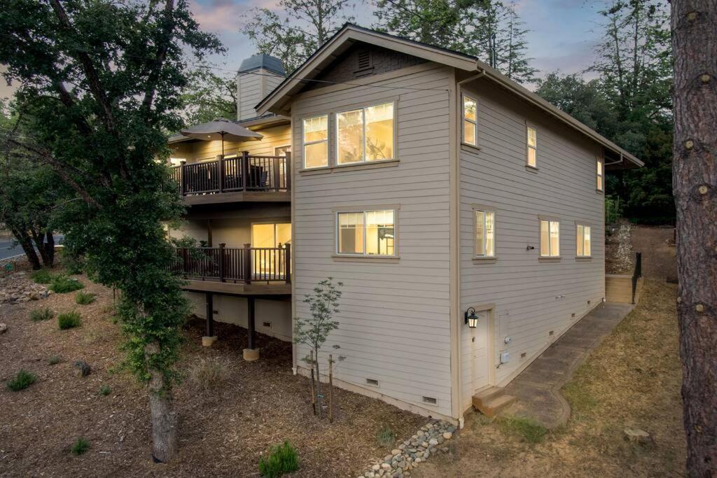 New Luxury Lake House In Pine Mountain Lake Close To Yosemite! Perfect For All Seasons! Great For Retreats, Getaways, Celebrations, And More! Groveland Exteriér fotografie