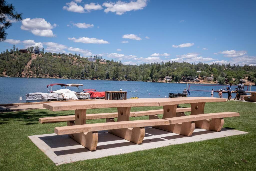 New Luxury Lake House In Pine Mountain Lake Close To Yosemite! Perfect For All Seasons! Great For Retreats, Getaways, Celebrations, And More! Groveland Exteriér fotografie
