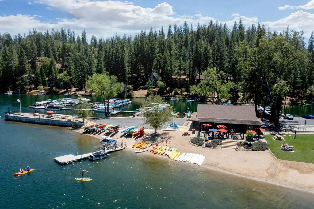 New Luxury Lake House In Pine Mountain Lake Close To Yosemite! Perfect For All Seasons! Great For Retreats, Getaways, Celebrations, And More! Groveland Exteriér fotografie