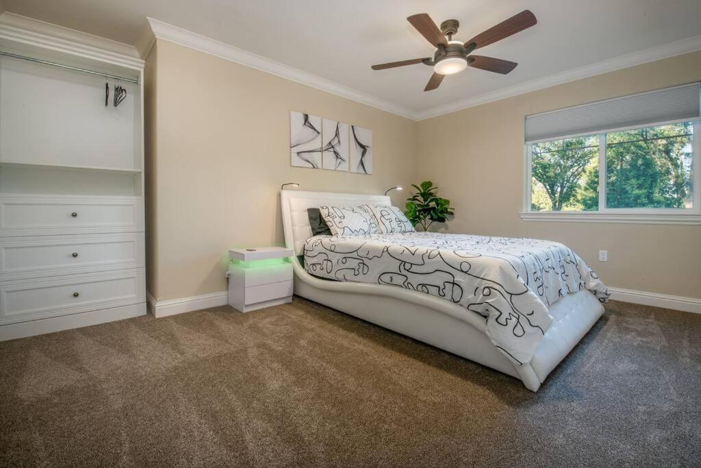 New Luxury Lake House In Pine Mountain Lake Close To Yosemite! Perfect For All Seasons! Great For Retreats, Getaways, Celebrations, And More! Groveland Exteriér fotografie