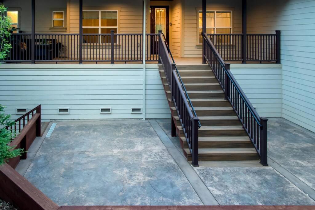New Luxury Lake House In Pine Mountain Lake Close To Yosemite! Perfect For All Seasons! Great For Retreats, Getaways, Celebrations, And More! Groveland Exteriér fotografie