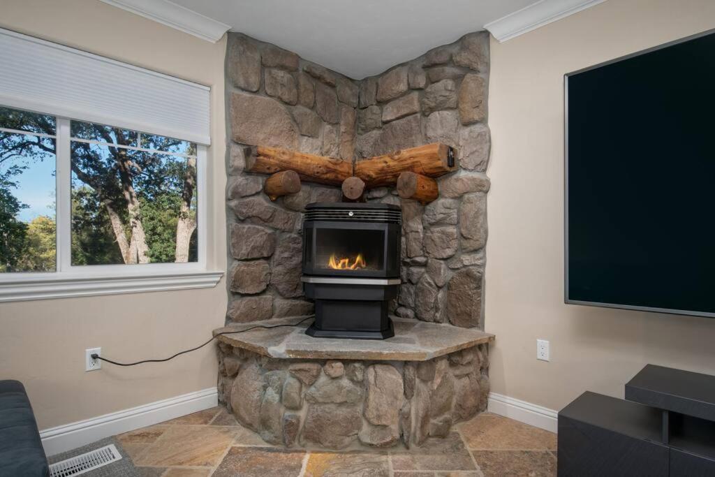 New Luxury Lake House In Pine Mountain Lake Close To Yosemite! Perfect For All Seasons! Great For Retreats, Getaways, Celebrations, And More! Groveland Exteriér fotografie