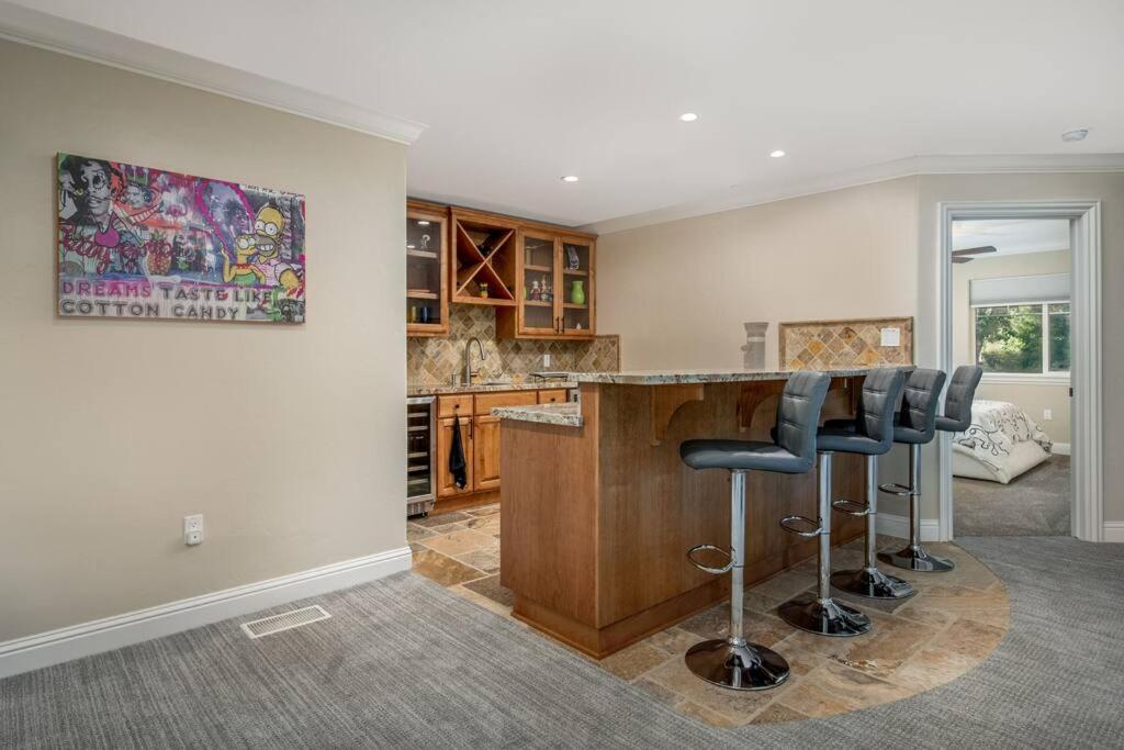 New Luxury Lake House In Pine Mountain Lake Close To Yosemite! Perfect For All Seasons! Great For Retreats, Getaways, Celebrations, And More! Groveland Exteriér fotografie