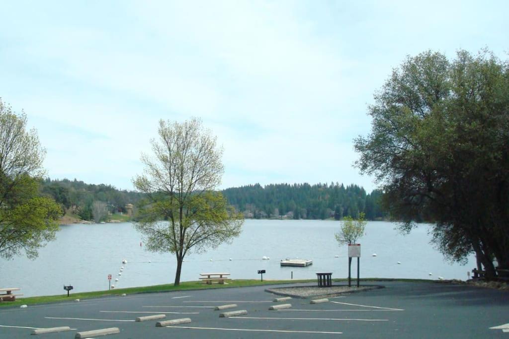 New Luxury Lake House In Pine Mountain Lake Close To Yosemite! Perfect For All Seasons! Great For Retreats, Getaways, Celebrations, And More! Groveland Exteriér fotografie