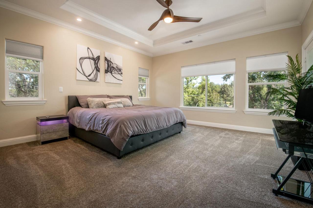 New Luxury Lake House In Pine Mountain Lake Close To Yosemite! Perfect For All Seasons! Great For Retreats, Getaways, Celebrations, And More! Groveland Exteriér fotografie
